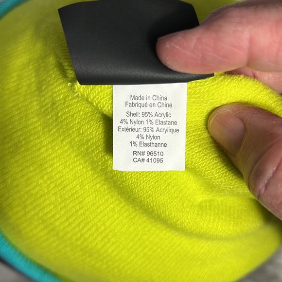 Under Armour Reversible Yellow Purple Turquoise Beanie Ski Winter Cap Toboggan - Picture 8 of 8